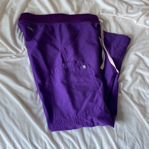 FIGS Ultra Violet Kade- XSP cargo scrub pants - Picture 3 of 3